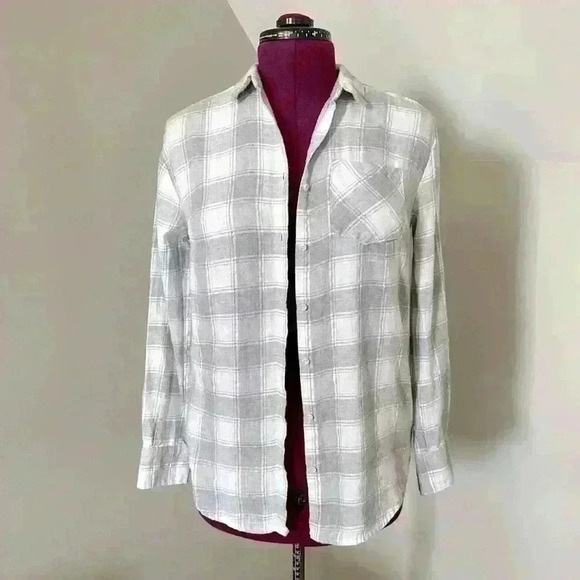 Slightly used plaid shirt - Picture 1 of 6
